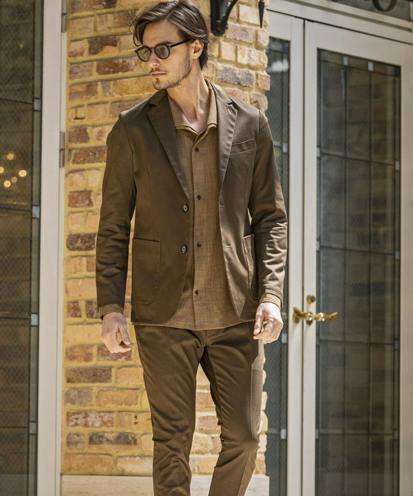 ウノピゥウノウグァーレトレリラックス　ブライトストレッチスラックス