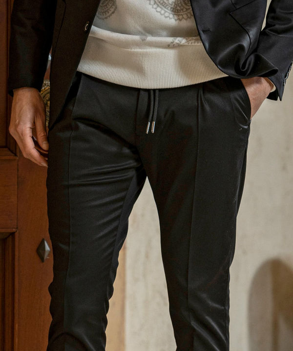 ウノピゥウノウグァーレトレリラックス　ブライトストレッチスラックス