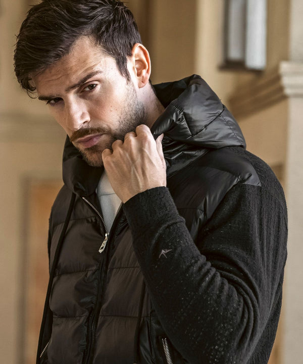 ウノピゥウノウグァーレトレリラックス　ブラックジャガードパデッドパーカー