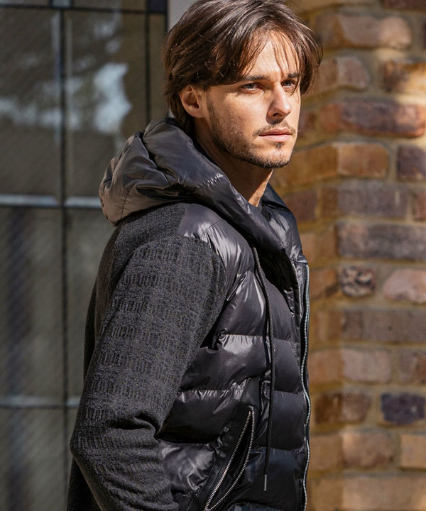 ウノピゥウノウグァーレトレリラックス　ブラックジャガードパデッドパーカー