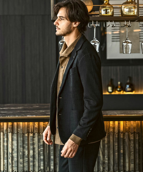 ウノピゥウノウグァーレトレリラックス　ブラックジャガードジャケット