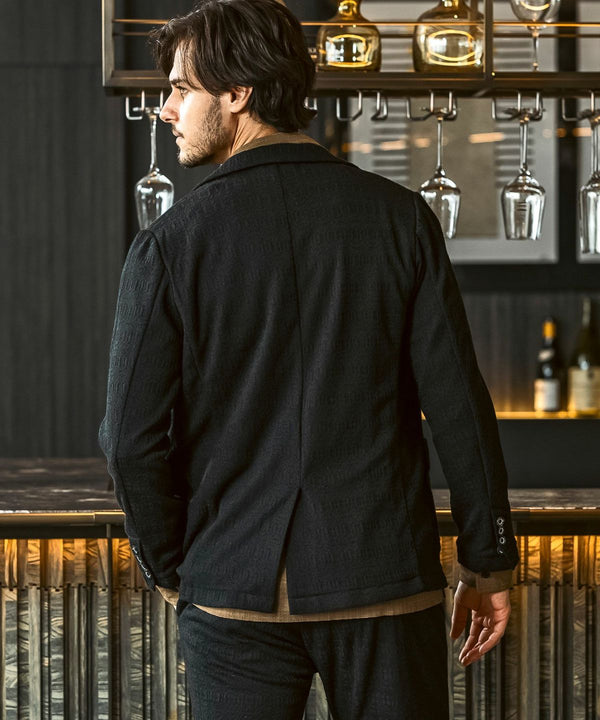 ウノピゥウノウグァーレトレリラックス　ブラックジャガードジャケット