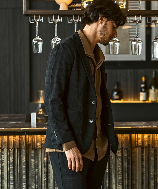 ウノピゥウノウグァーレトレリラックス　ブラックジャガードジャケット