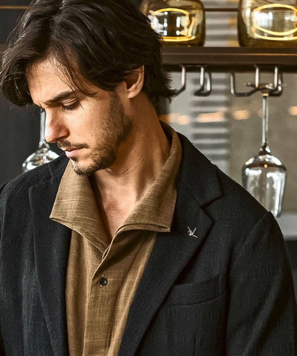 ウノピゥウノウグァーレトレリラックス　ブラックジャガードジャケット