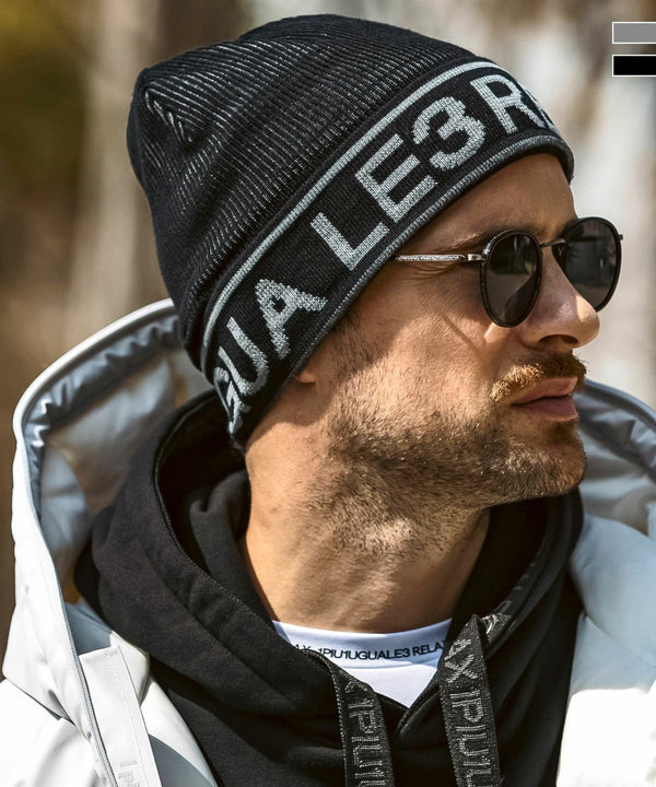 ウノピゥウノウグァーレトレリラックス　グラデーションロゴニットキャップ