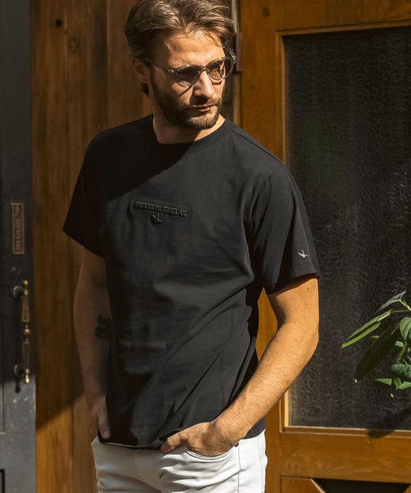 ウノピゥウノウグァーレトレリラックス　エンボスロゴ半袖Tシャツ