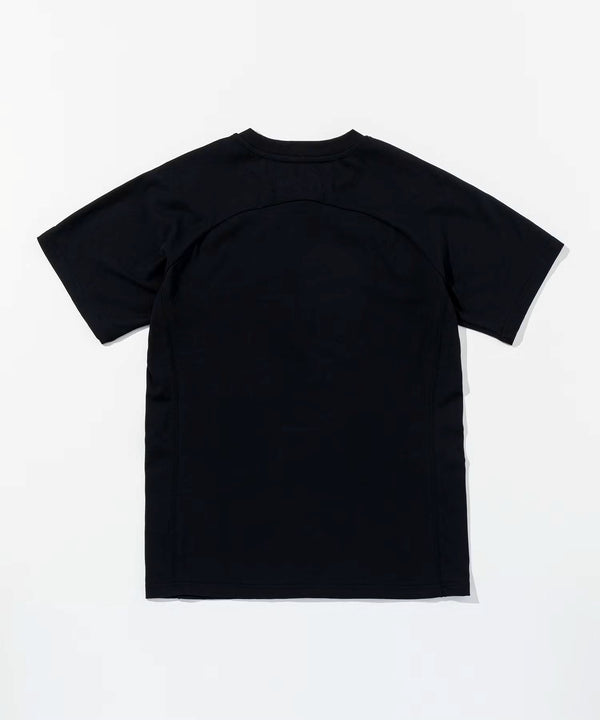 ウノピゥウノウグァーレトレリラックス　エンボスロゴ半袖Tシャツ
