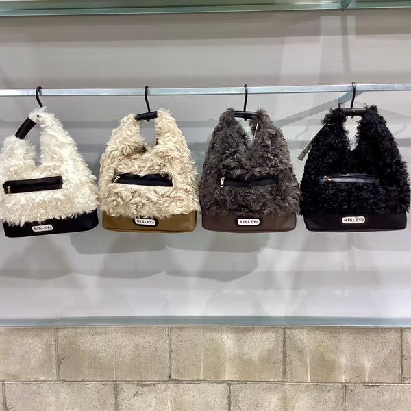 RISLEY/リズレイ　Triangle fur bag(トライアングルファーバッグ)